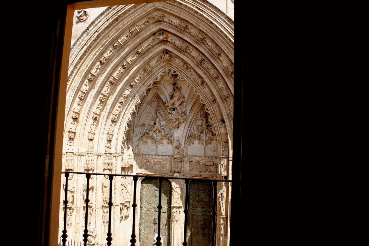 Puerta De La Catedral Apartment Toledo Exterior photo